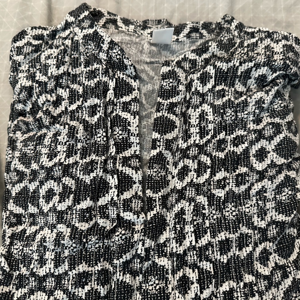 Old Navy Long Sleeve Light Weight Spring/Summer Dress Black and white pattern